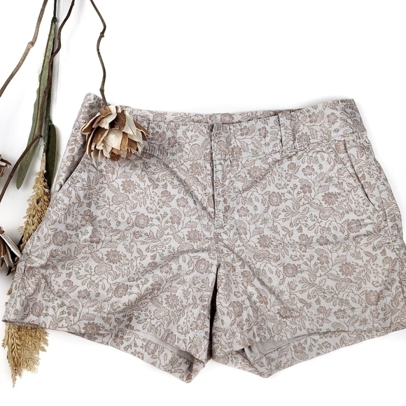 New LOFT Gray Brown Green Floral Shorts Size 4 - Picture 2 of 7